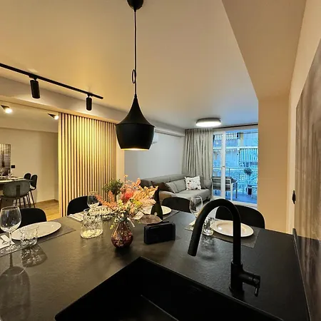 Luxury Y After Renovation In With Parking *