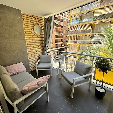 Luxury Y After Renovation In With Parking Daire *