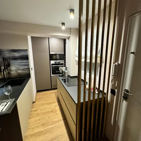 Luxury Y After Renovation In With Parking *