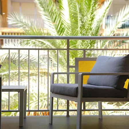 Luxury Y After Renovation In With Parking Appartement